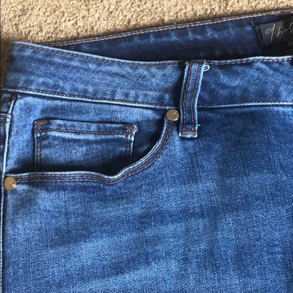 Jeans - Picture 3 of 4